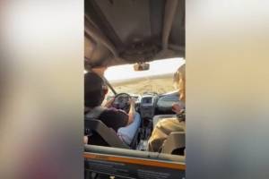 放松身心🚙亚马尔假期在迪拜驾驶越野车